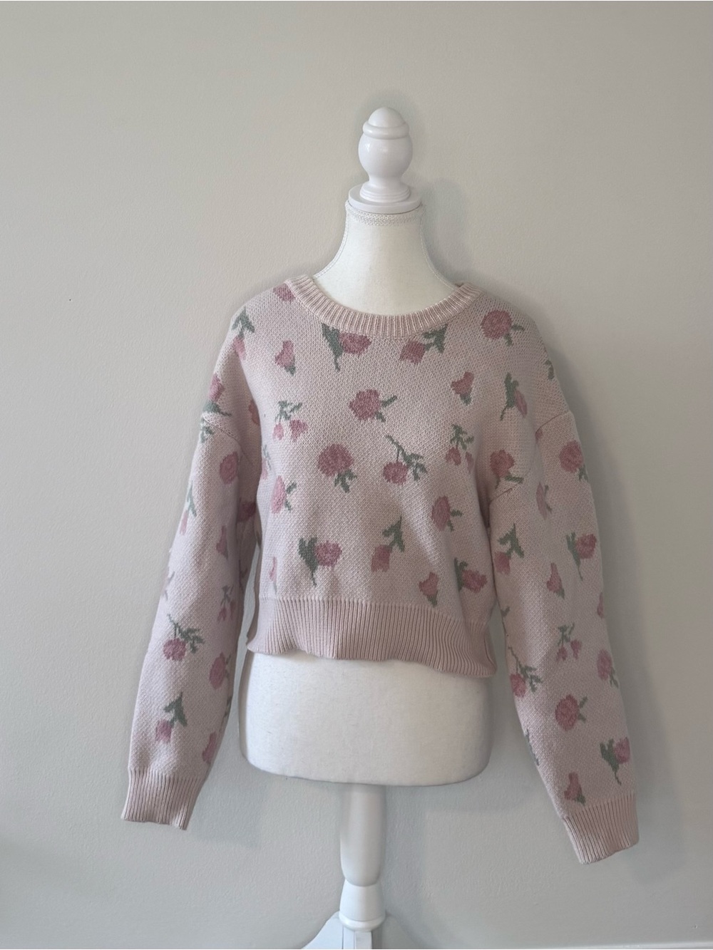 Pants Store Floral Embroidered Sweater